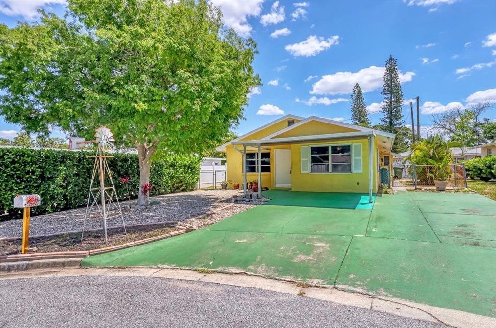 3430 Chapel Dr, Sarasota, FL 34234