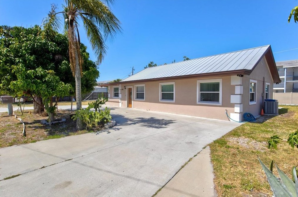 1801 38th Ave, Bradenton, FL 34208-4755