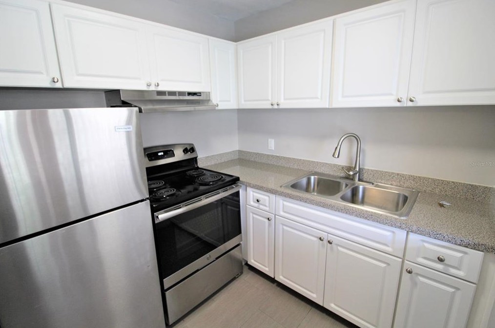 3001 Bee Ridge Rd #203, Sarasota, FL 34239