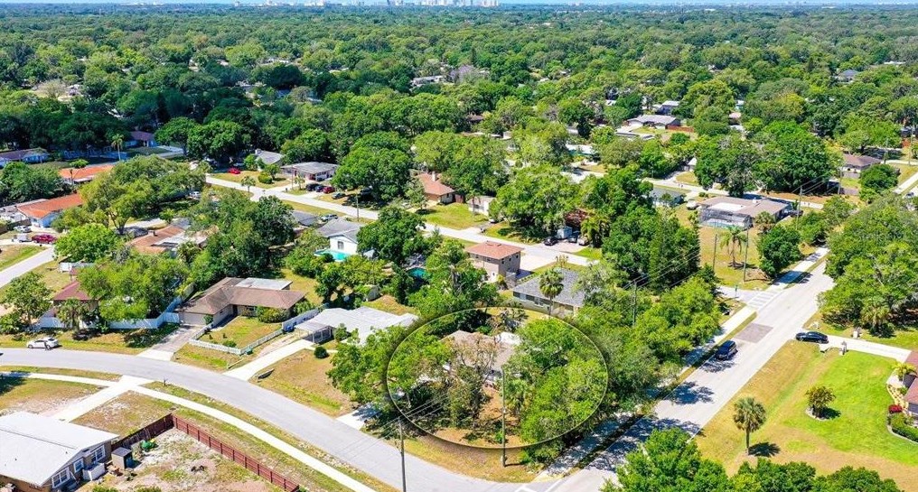 5437 San Jose Dr, Sarasota, FL 34235-3540