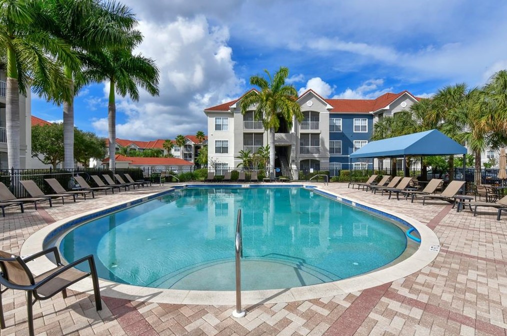 210 3rd St, Bradenton FL  34205-8809 exterior