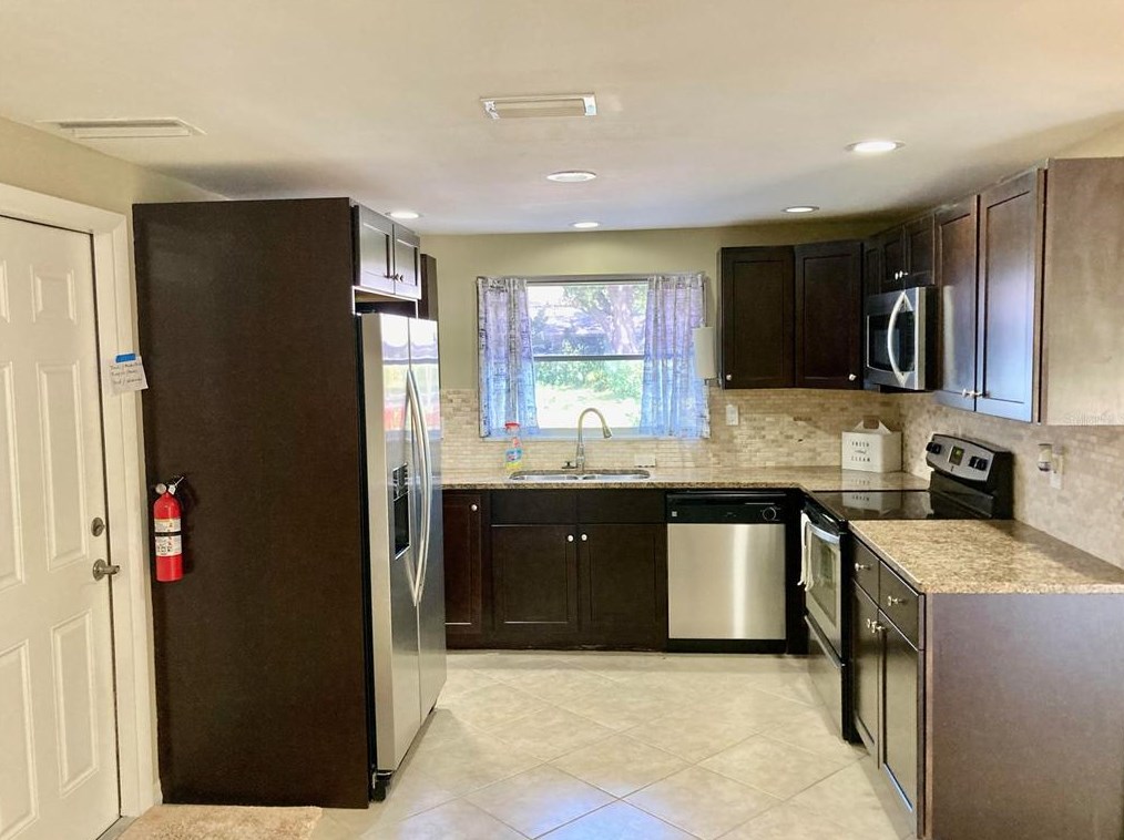 6319 Georgia Ave, Bradenton, FL 34207