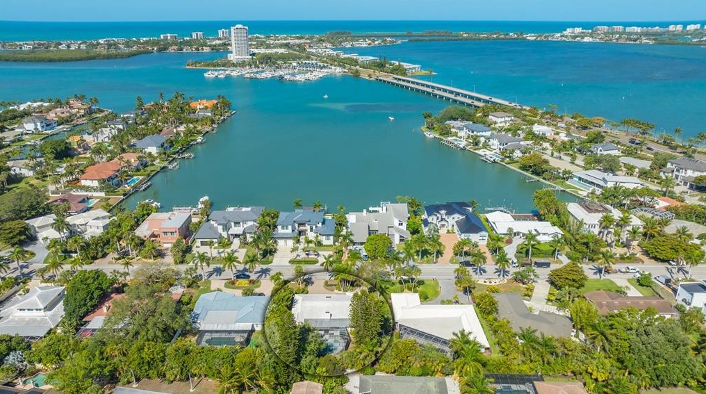 225 Bird Key Dr, Sarasota, FL 34236-1601