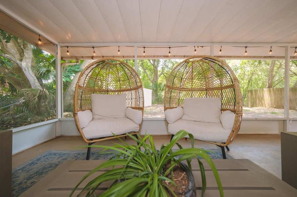 4446 Flatbush Ave, Sarasota FL  34233-1903 exterior