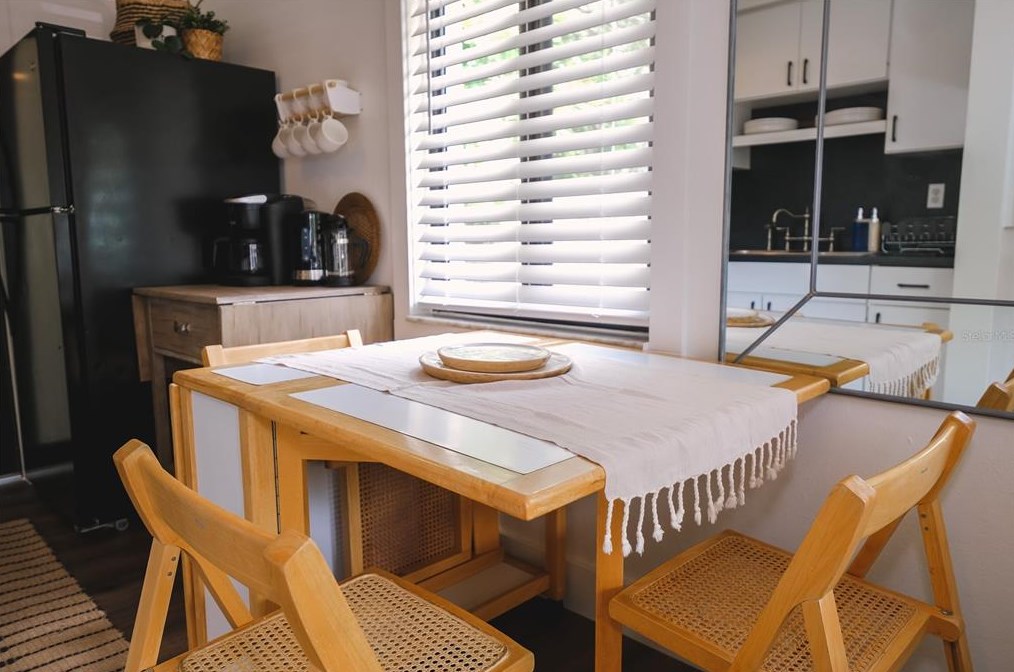 4446 Flatbush Ave, Sarasota FL  34233-1903 exterior