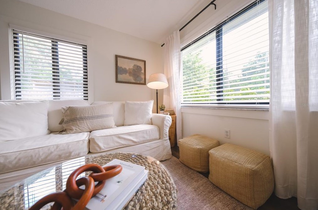 4446 Flatbush Ave, Sarasota FL  34233-1903 exterior