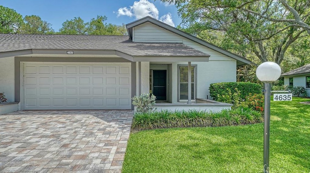 4635 Oak Forest Dr, Sarasota, FL 34231-6473