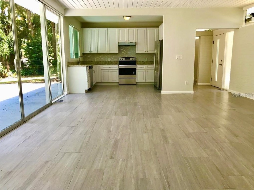 2235 W Leewynn Dr, Sarasota, FL 34240