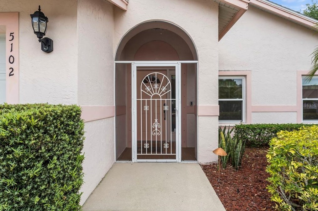 5102 76th St, Bradenton, FL 34203-7929
