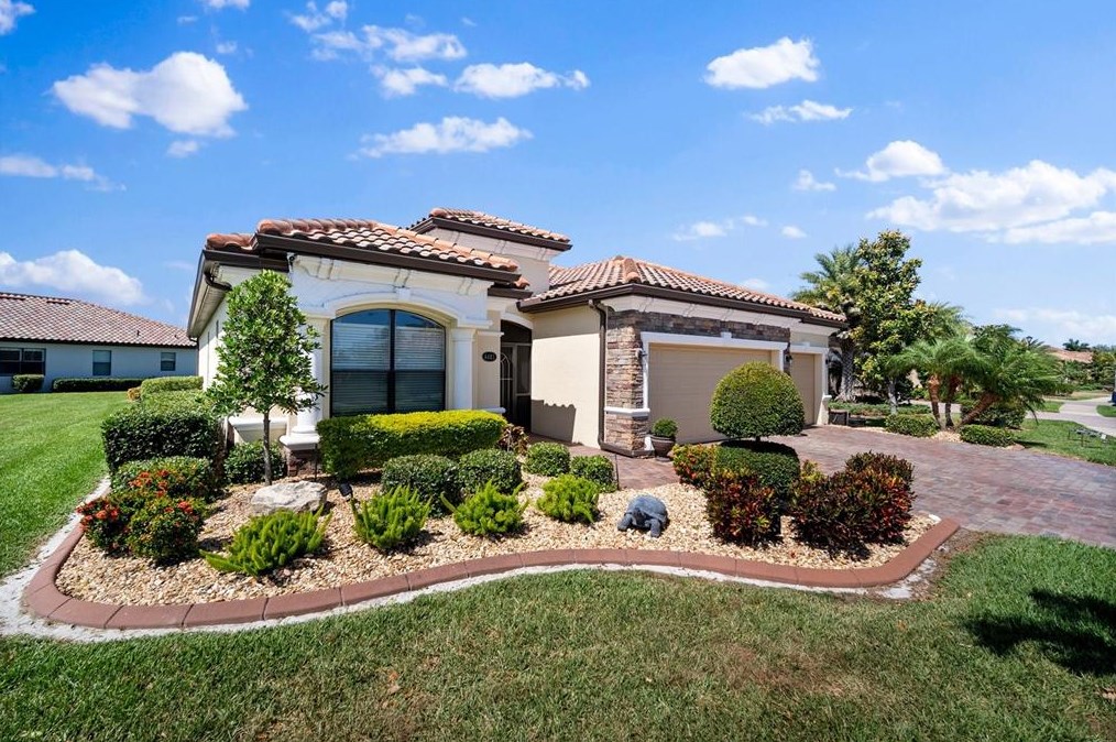 6403 Willowshire Way, Bradenton, FL 34212