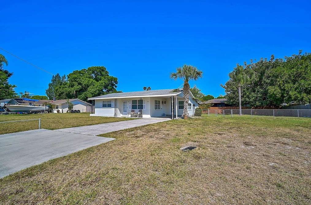 4519 Brooksdale Dr, Sarasota, FL 34232-5227