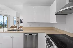 750 N Tamiami Trl, Sarasota, FL 34236 - Photo 8