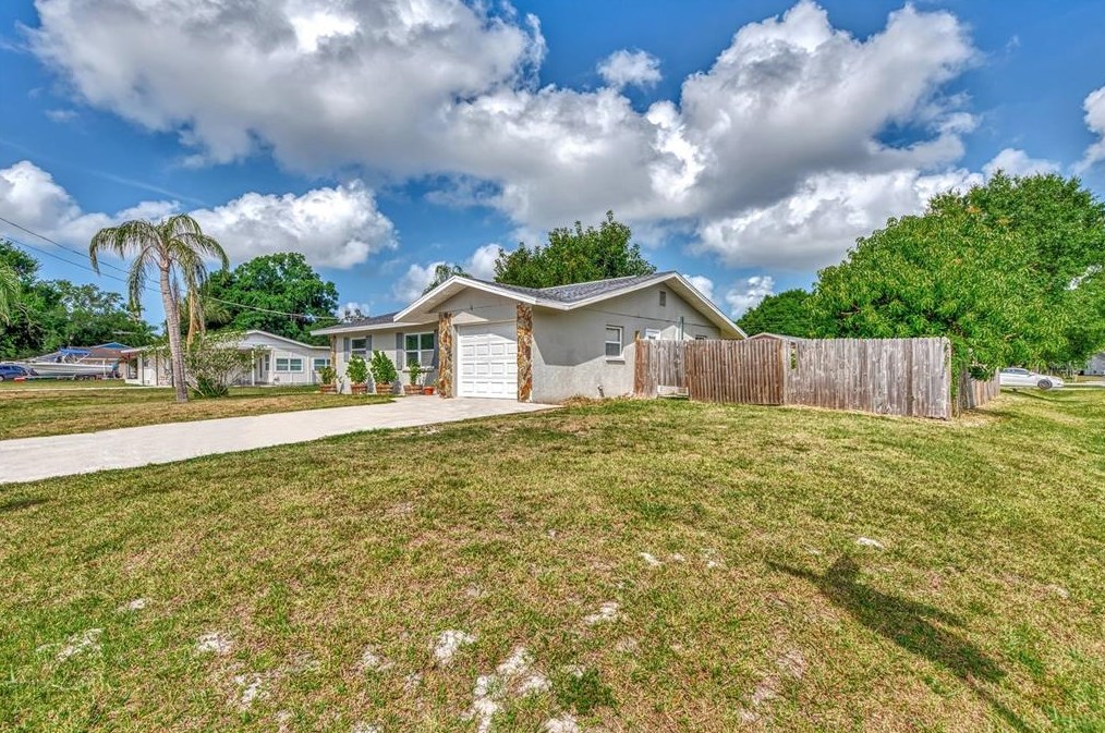 4521 Brooksdale Dr, Sarasota, FL 34232