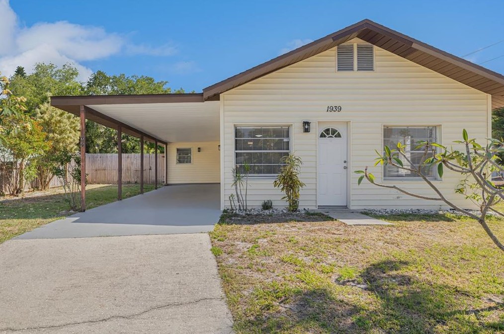 1939 11th St W, Palmetto, FL 34221