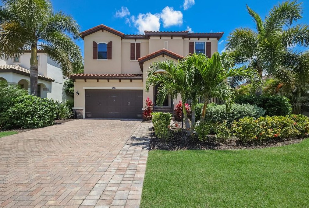 5823 Title Row Dr, Bradenton, FL 34210-4076