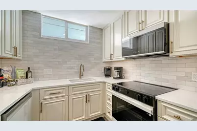 100 Sands Point Road #324, Longboat Key, FL 34228 - Photo 12