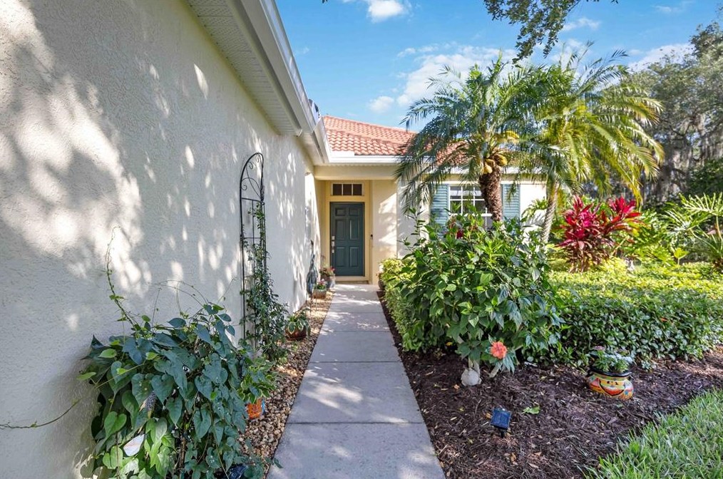 718 Misty Pond Ct, Bradenton, FL 34212-5220