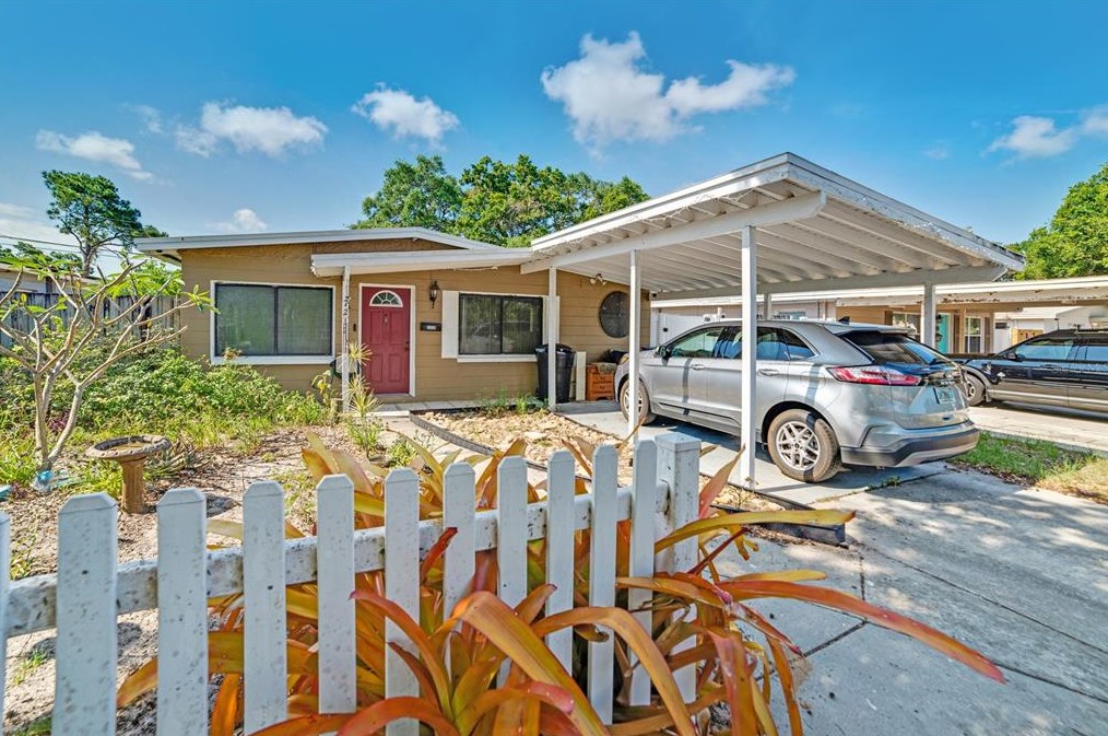 7212 35th Ave, Saint Petersburg, FL 33710-1320