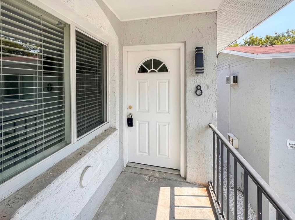 1090 Cocoanut Ave #8, Sarasota, FL 34236