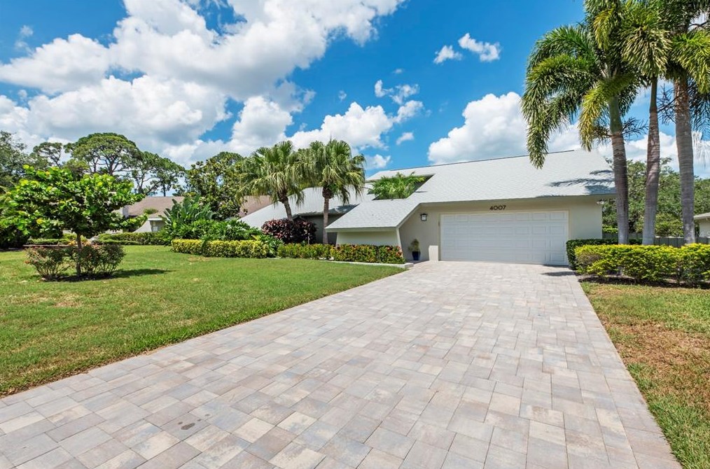 4007 Country View Dr, Sarasota, FL 34233