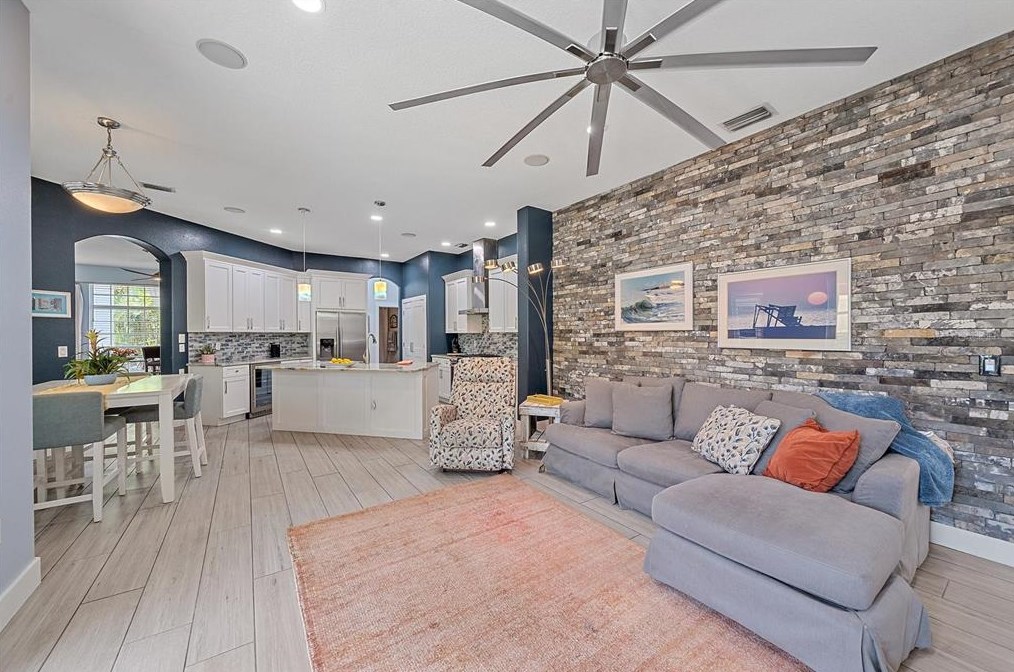 6715 70th Ct, Bradenton FL  34203-7101 exterior