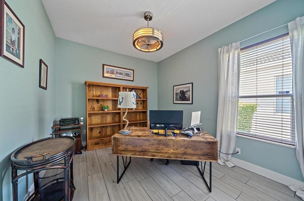 6715 70th Ct, Bradenton FL  34203-7101 exterior