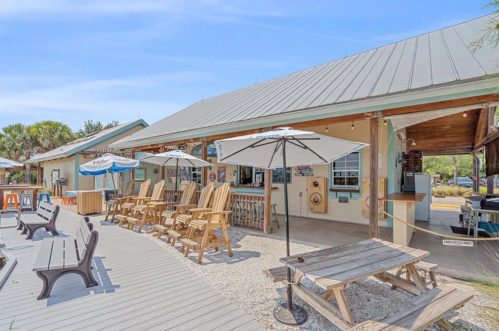 6715 70th Ct, Bradenton FL  34203-7101 exterior