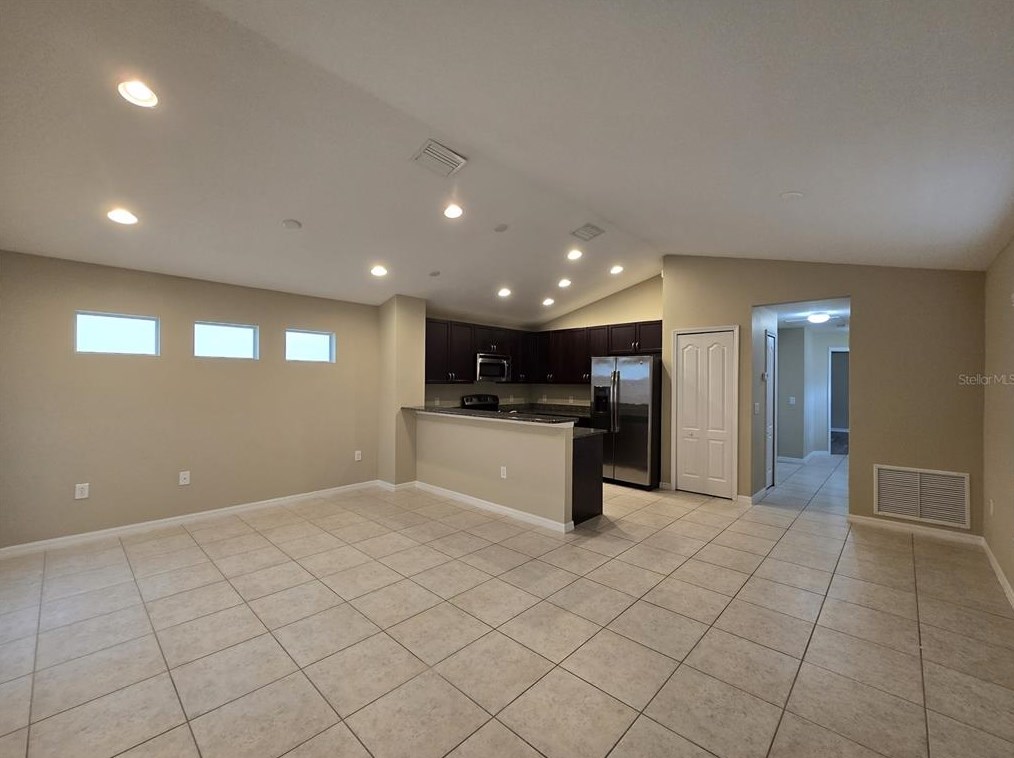 3842 Shimmering Oaks Dr, Parrish, FL 34219
