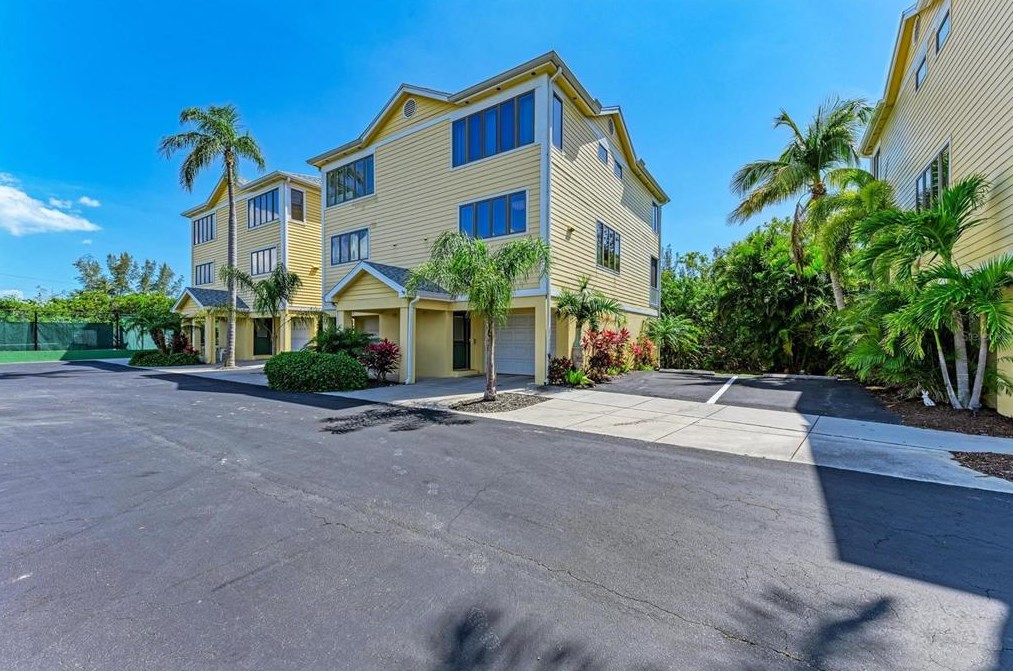 607 Cedars Ct, Longboat Key, FL 34228-1845