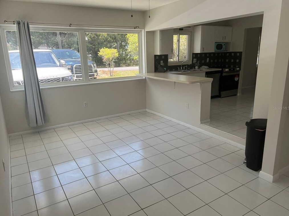 4003 Iola Dr, Sarasota, FL 34231-8622