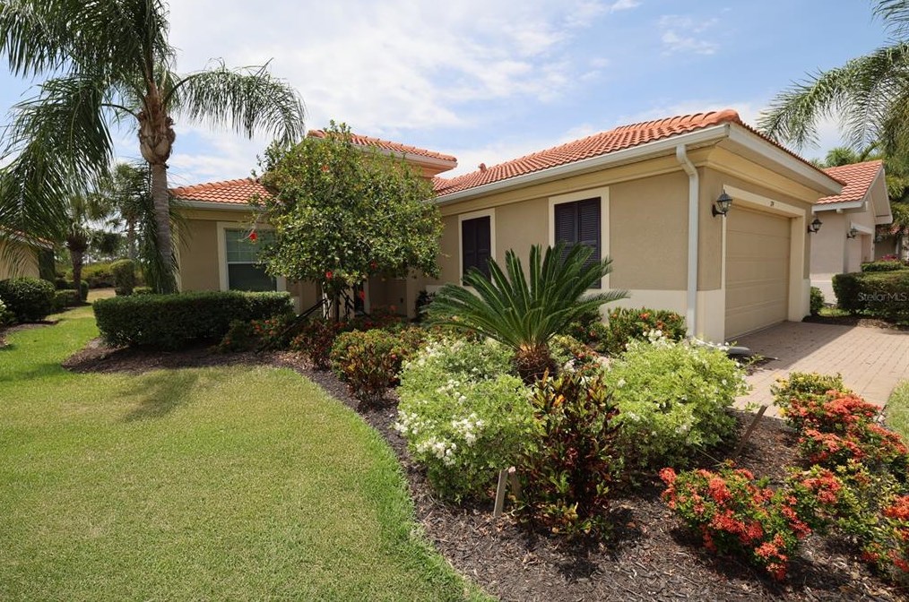 124 Pesaro Dr, Nokomis, FL 34275-6626