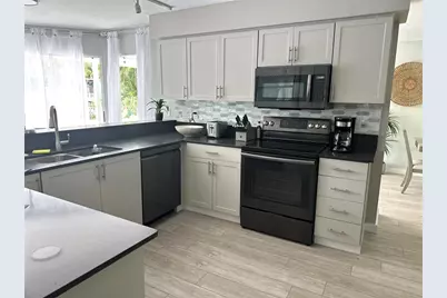 1723 Stanford Lane, Sarasota, FL 34231 - Photo 10