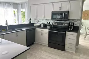 1723 Stanford Ln, Sarasota, FL 34231 - Photo 10