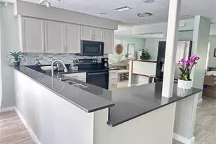 1723 Stanford Ln, Sarasota, FL 34231 - Photo 12