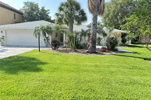 1723 Stanford Ln, Sarasota, FL 34231 - Photo 2