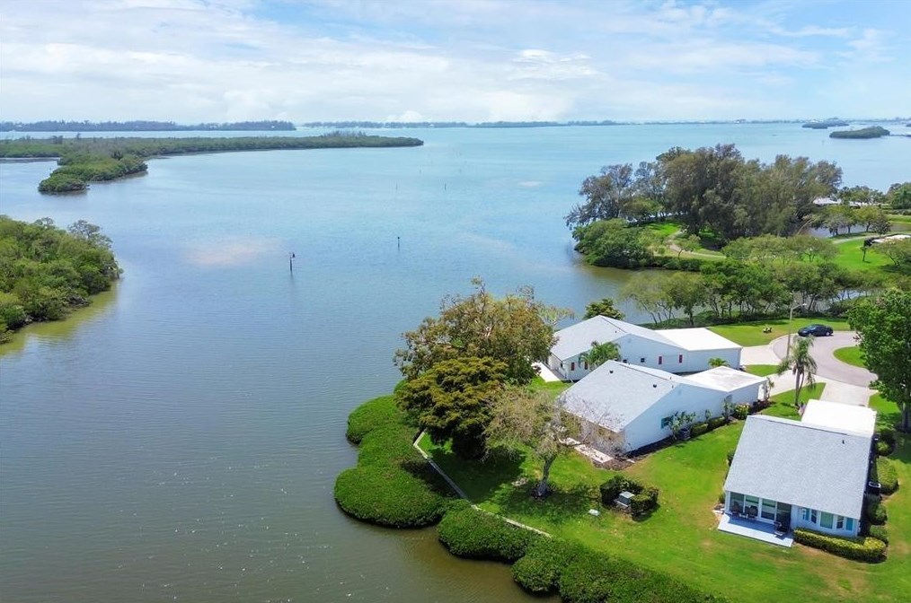 4849 Mount Vernon Dr, Bradenton, FL 34210-2040