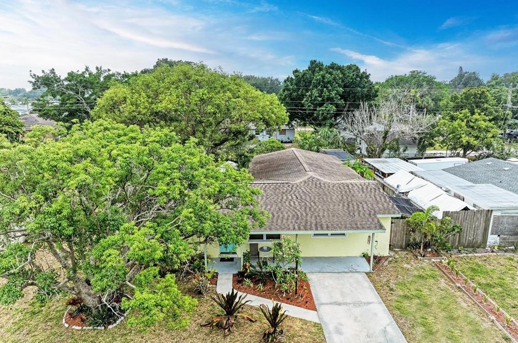512 63rd Avenue Dr, Bradenton, FL 34207-5339