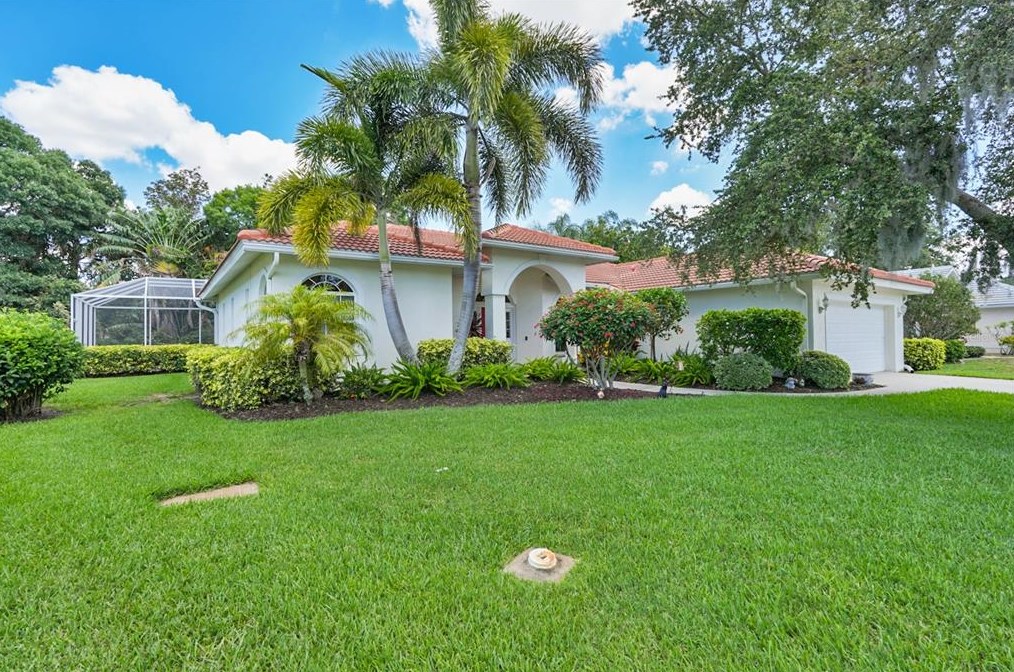 4416 Golden Lk Dr, Sarasota FL  34233-1978 exterior