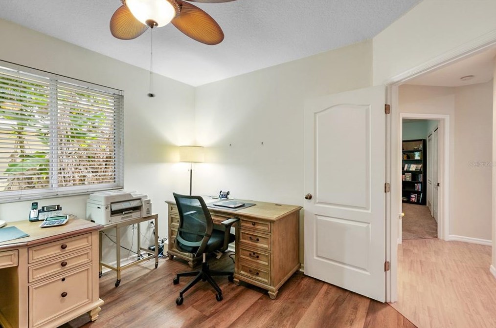 4416 Golden Lk Dr, Sarasota FL  34233-1978 exterior