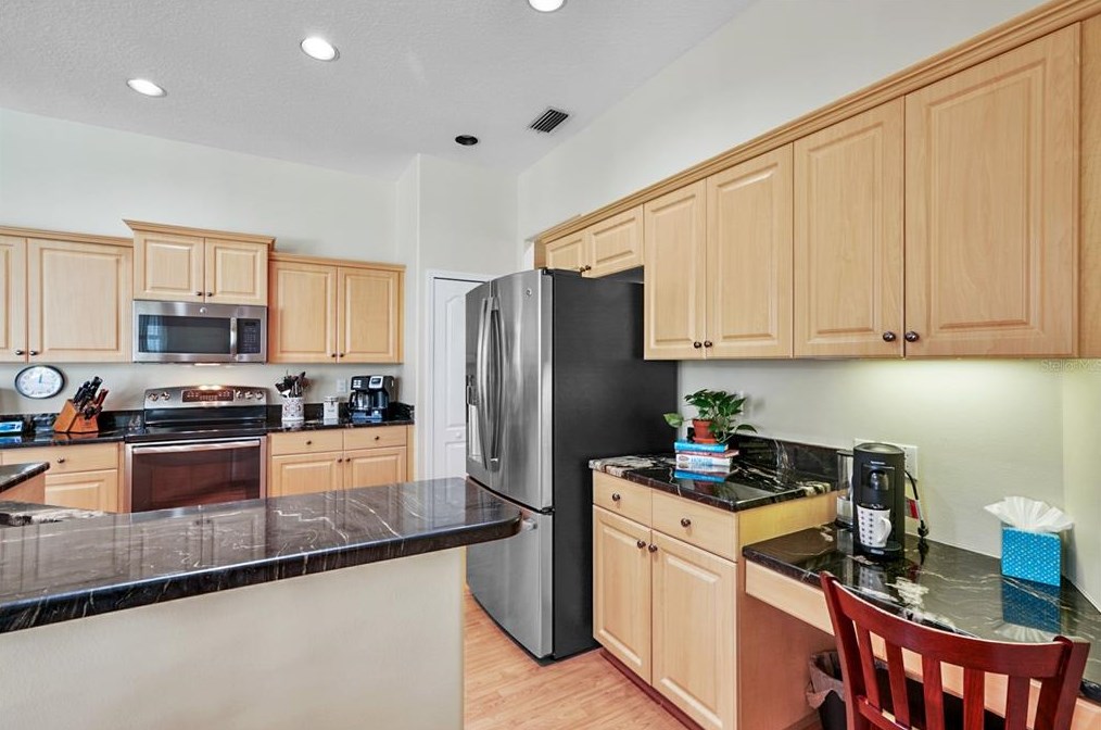 4416 Golden Lk Dr, Sarasota FL  34233-1978 exterior