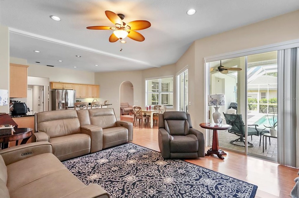 4416 Golden Lk Dr, Sarasota FL  34233-1978 exterior