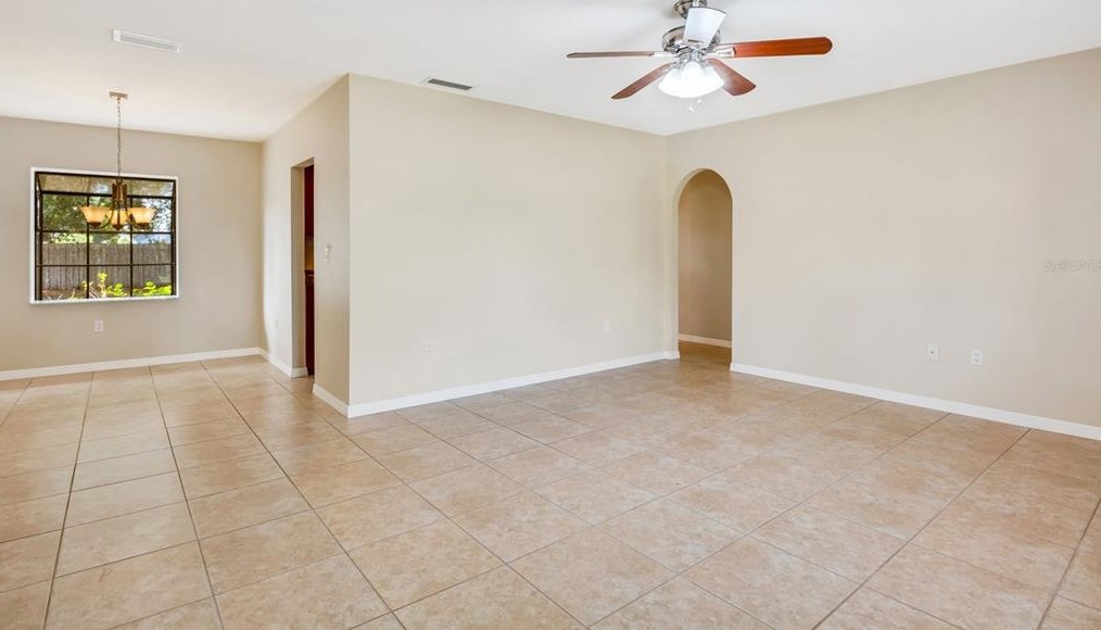 816 Queen Palm Ln, Sarasota, FL 34243-1726