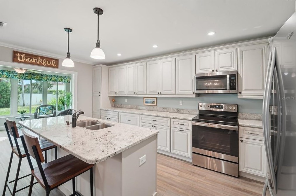 4293 Oakhurst Cir, Sarasota, FL 34233-1422