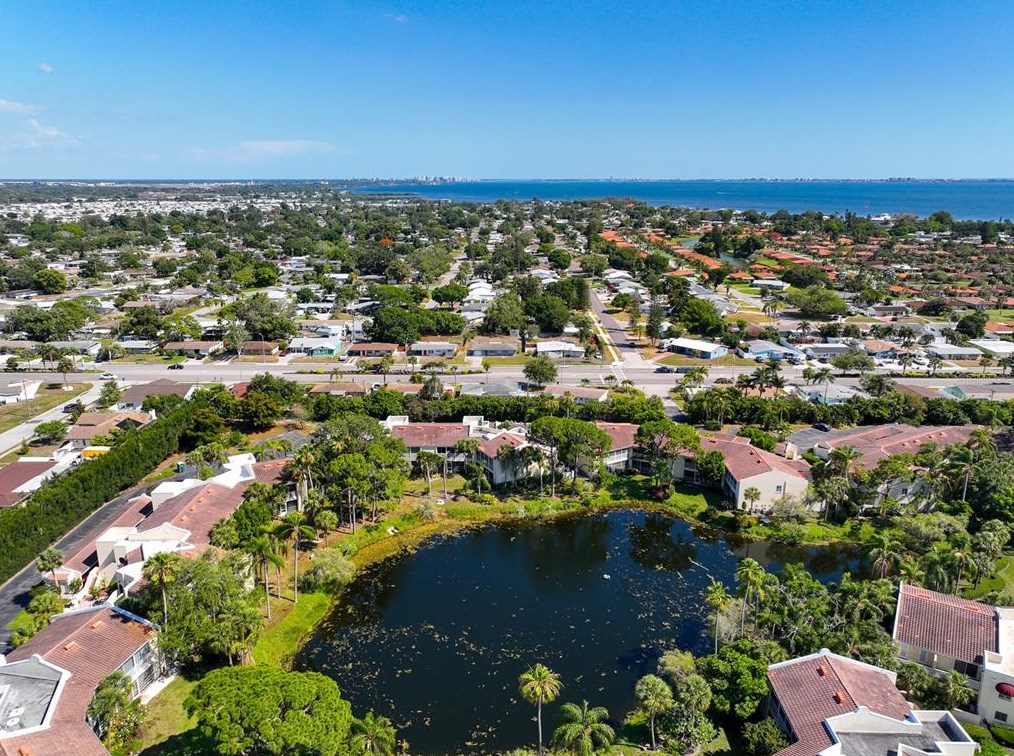 3007 Bayshore Gdn Pkwy, Bradenton FL  34207-4337 exterior