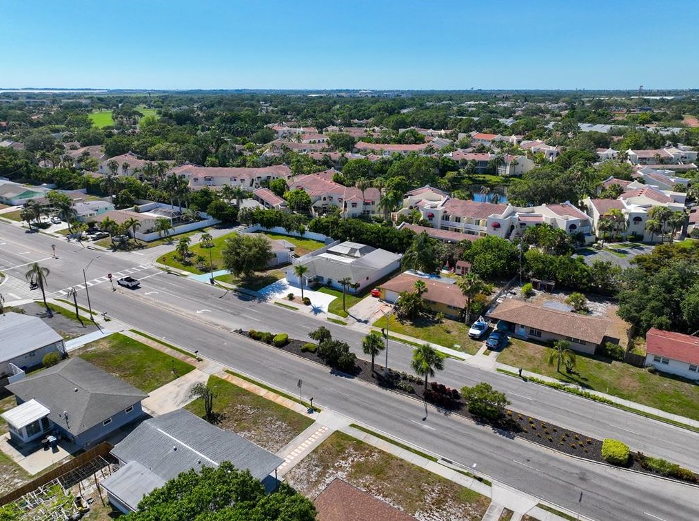 3007 Bayshore Gdn Pkwy, Bradenton FL  34207-4337 exterior