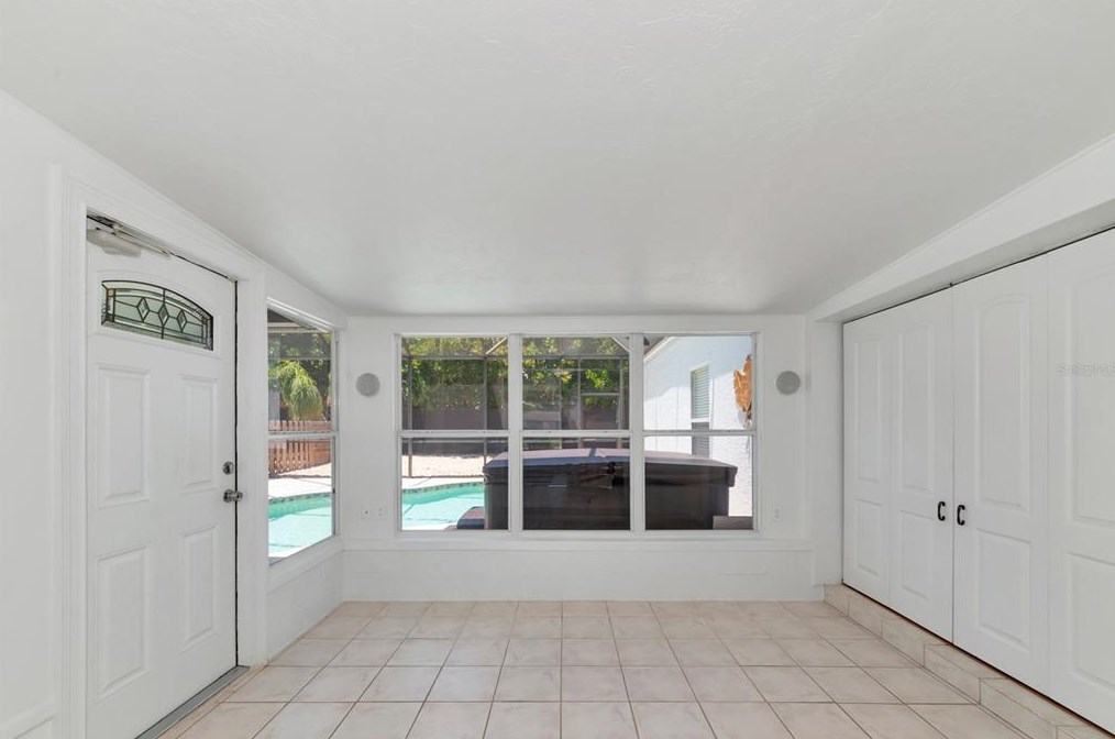 3007 Bayshore Gdn Pkwy, Bradenton FL  34207-4337 exterior