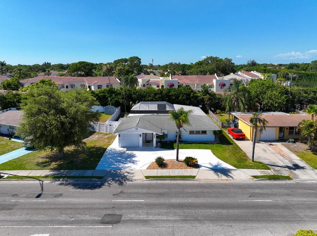 3007 Bayshore Gdn Pkwy, Bradenton FL  34207-4337 exterior