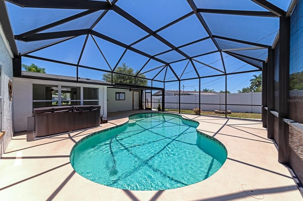 3007 Bayshore Gdn Pkwy, Bradenton FL  34207-4337 exterior