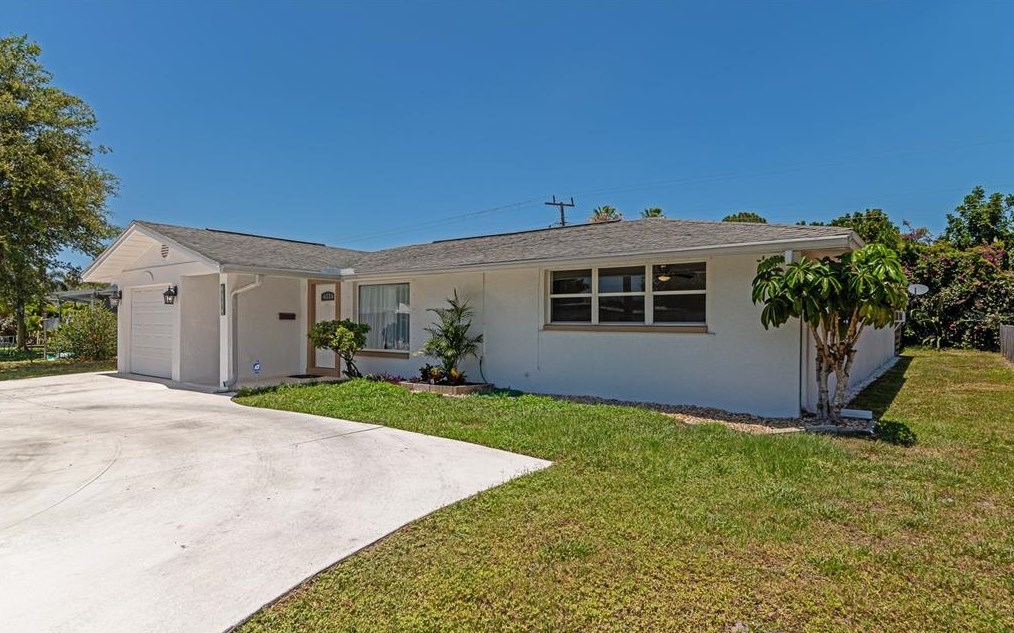 3007 Bayshore Gdn Pkwy, Bradenton FL  34207-4337 exterior