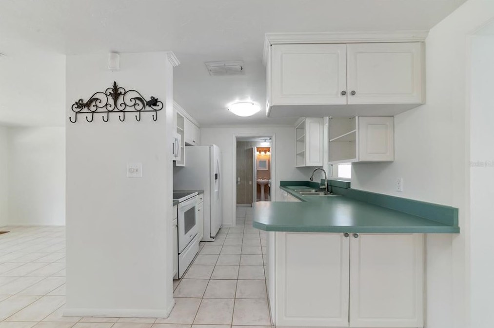 3007 Bayshore Gdn Pkwy, Bradenton FL  34207-4337 exterior